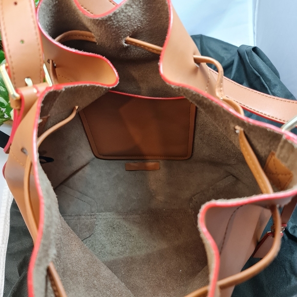 ★MOVING SALE★ Vince Camuto 'Leila' oversized drawstring bucket tote in Bourbon - Picture 7 of 9